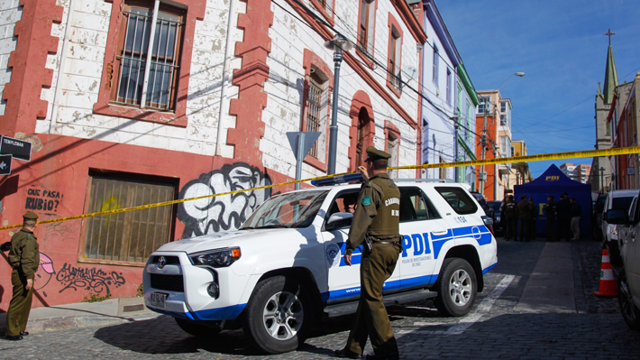 Fedetur califica como "grave" crimen de turista extranjero en Valparaíso y comercio pide reforzar seguridad