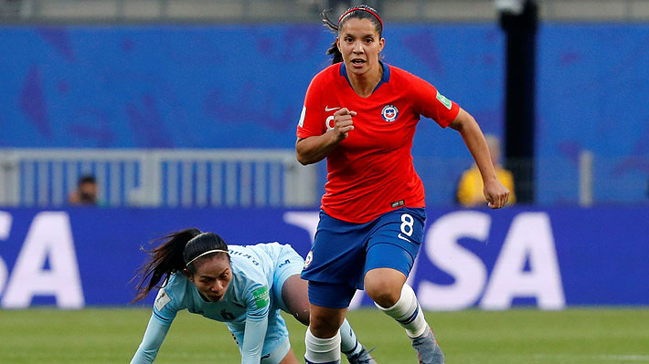 Tensión en la "Roja" femenina: Seleccionada aseguró que "algunas tienen rabia" y se cuadró con el criticado DT José Letelier