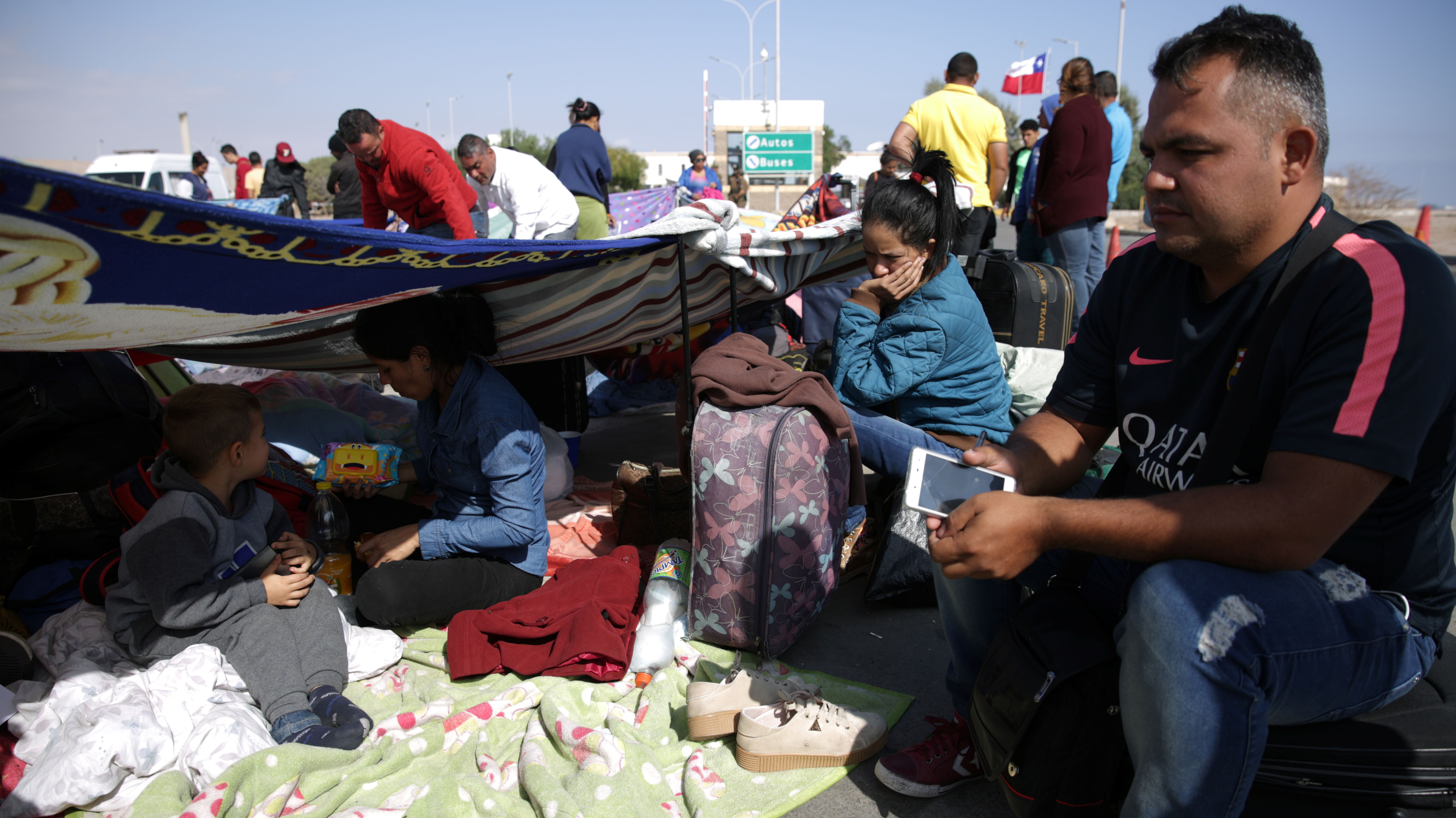 Alcalde de Arica acusa "mala gestión" del Gobierno y pide recursos para enfrentar arribo de venezolanos a la comuna