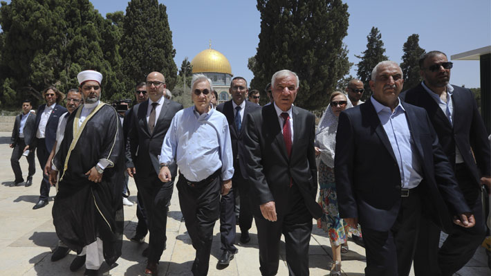 Israel detuvo y luego liberó a ministro palestino que acompañó a Sebastián Piñera en Jerusalén