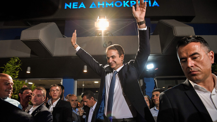 Primer ministro griego reconoce su derrota ante los conservadores: "Nos vamos con la cabeza alta"