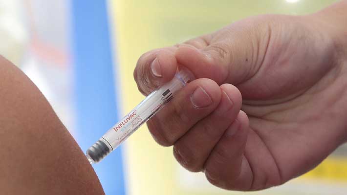 Denuncian que enfermera utilizaba la misma aguja para vacunar a niños contra la influenza