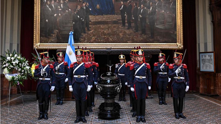 Familiares, pol&iacute;ticos y ciudadanos despiden a ex Presidente Fernando de la R&uacute;a en Buenos Aires