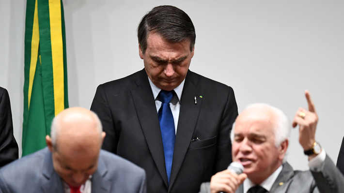 Bolsonaro promete a bancada evangélica nombrar un juez "terriblemente cristiano" en el Tribunal Supremo