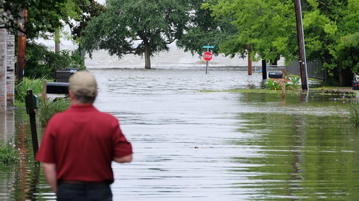 Luisiana ya enfrenta los primeros vientos de la tormenta tropical Barry: 45 mil personas amanecieron sin electricidad