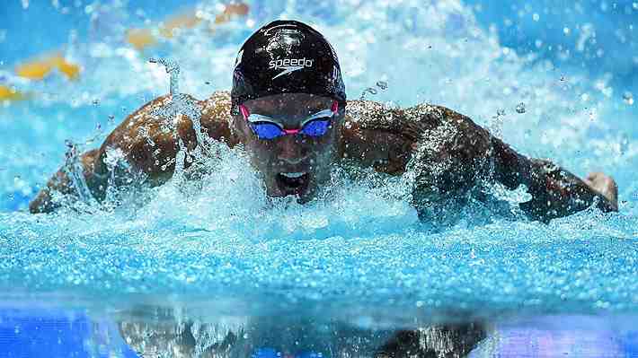 Tuvo un breve retiro "por los demonios mentales": Quién es el nuevo "rey" de la natación que ya es comparado con Phelps