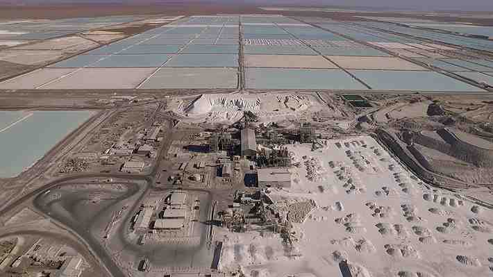 Codelco y Minera Salar Blanco suscriben acuerdo para estudiar "proyecto de litio sustentable" en Maricunga