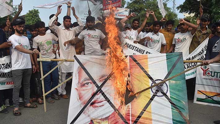 India detiene a tres líderes políticos de Cachemira por una eventual "violación del mantenimiento de la paz"