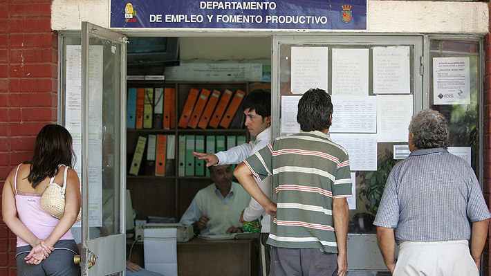 Tasa de ocupación informal en Chile sube levemente en el trimestre abril-junio, según el INE