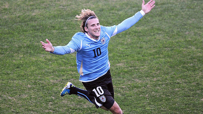 Tras 21 años de carrera, el histórico Diego Forlán anuncia oficialmente su retiro del fútbol