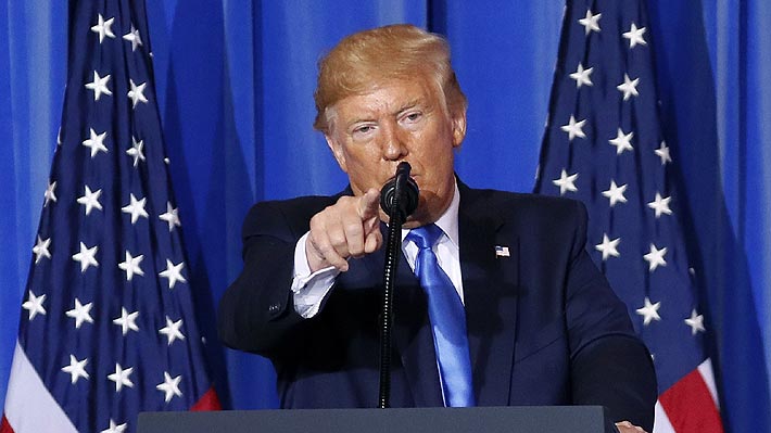 Trump minimiza el desplome de las bolsas bursátiles y defiende su política contra China
