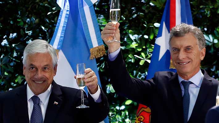 Presidente Piñera evita enviar respaldo explícito a Macri en antesala de elección en Argentina