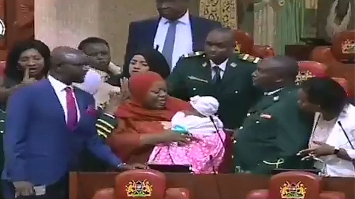Diputada keniana asistió a una sesión de la Asamblea Nacional con su hija de cinco meses y fue expulsada de la sala