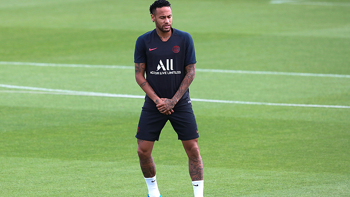 Director deportivo del PSG dice que negociación para salida de Neymar "ha avanzado" y el Madrid sería su destino