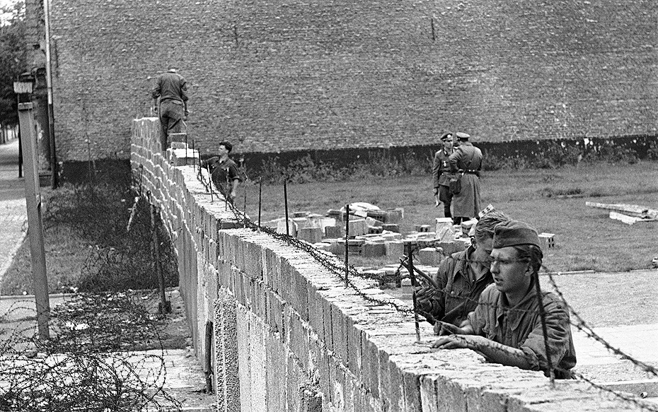 Construccion Del Muro De Berlin