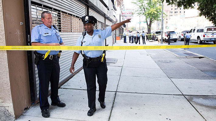 Detienen a sujeto que protagonizó tiroteo y dejó a seis policías heridos en Filadelfia