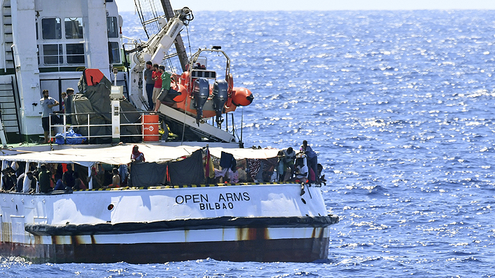 Fiscalía italiana ordena el desembarco de los migrantes del Open Arms en Lampedusa