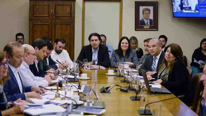 Comisión de Salud de la Cámara despacha a sala proyecto que busca legalizar la eutanasia