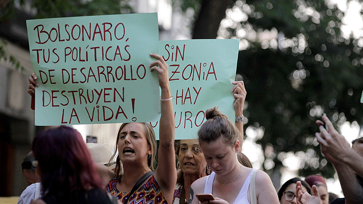 Galería: Embajadas de Brasil en Europa son escenario de protestas contra Bolsonaro por la Amazonía