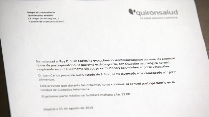 Rey emérito Juan Carlos de España "evoluciona satisfactoriamente" y permanecerá en la UCI