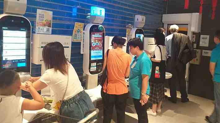 Automatización en supermercados chinos: Detalles de su "increíble" operación y cómo se adaptaron los trabajadores