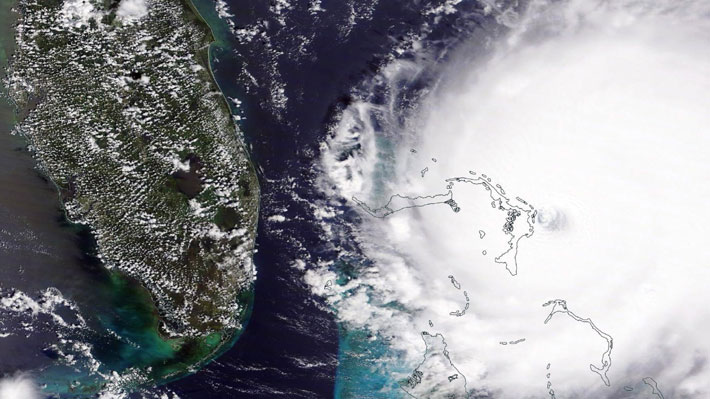 Dorian se debilita y baja a categoría 4 mientras sigue causando estragos en Bahamas