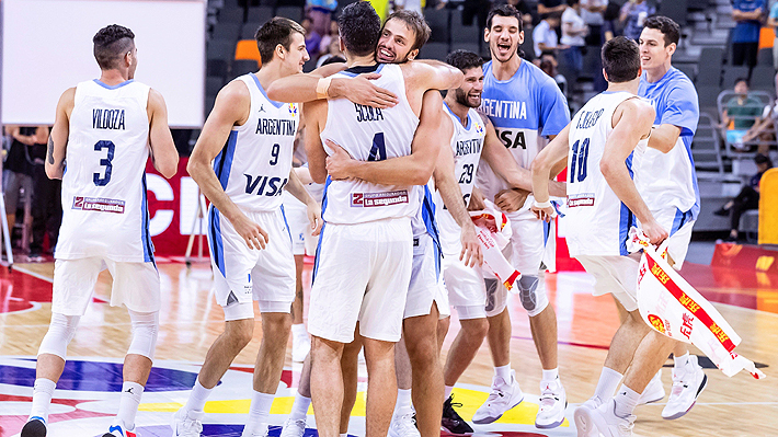 Argentina dio el batacazo al eliminar al favorito Serbia y es el primer semifinalista del Mundial de básquetbol