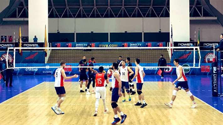 Siguen las alegrías... Chile pulveriza a Perú y ya suma dos triunfos en Sudamericano de vóleibol