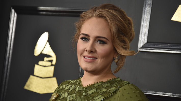 Adele firma finalmente su divorcio con Simon Konecki a cinco meses de anunciar el quiebre de la relación
