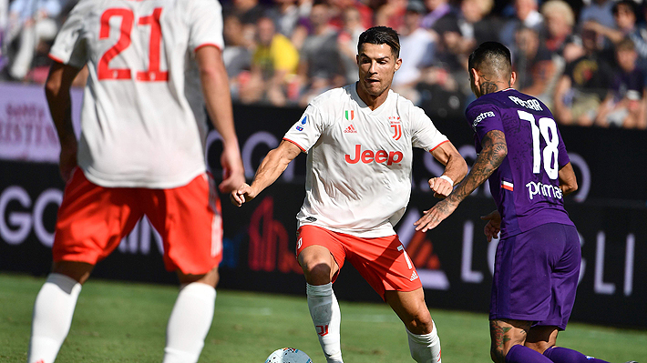 La patada que le dio Erick Pulgar a Cristiano, después de un juego del portugués con el balón