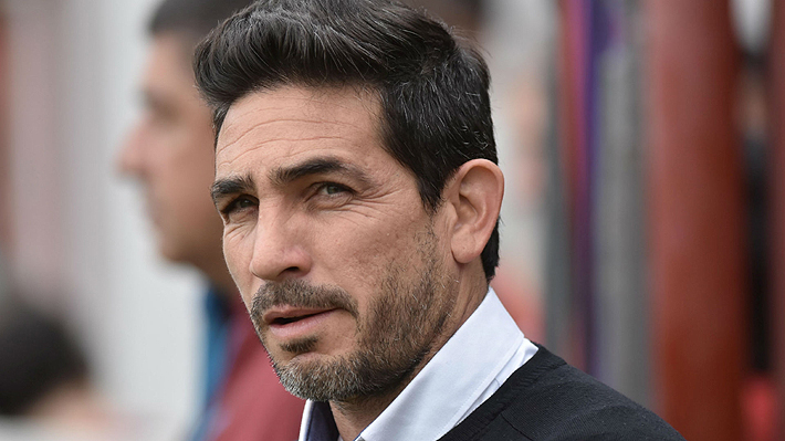 Tras el sorprensivo despido de Francisco Meneghini, Unión La Calera ya tiene nuevo entrenador
