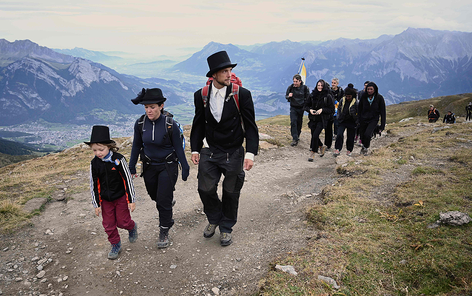 Galería: La imágenes que dejó el "funeral" realizado a uno de los glaciares desaparecido por el cambio climático en Suiza