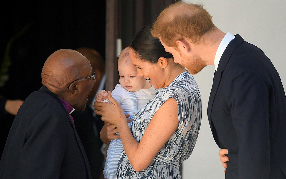Galería: Los duques de Sussex muestran cuánto ha crecido Archie en visita oficial al Nobel de la Paz Desmond Tutu