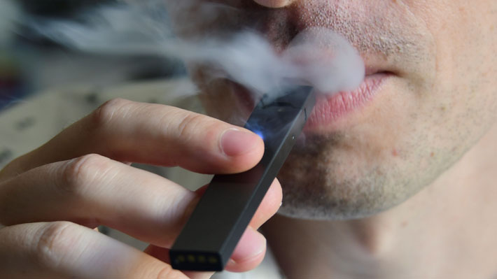 Gigante tabacalera Altria declina negociación de fusión con Philip Morris en medio de polémica por vapeadores