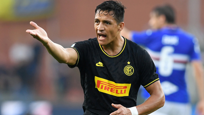 Alexis fue protagonista: Marcó su primer gol y se fue expulsado en triunfo del líder Inter sobre la Sampdoria por la Serie A