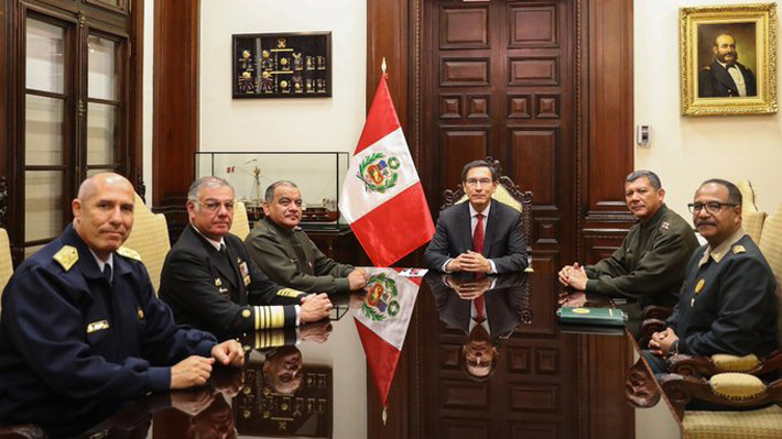 Fuerzas Armadas y Policía de Perú dan respaldo al Presidente Vizcarra tras disolución del Congreso