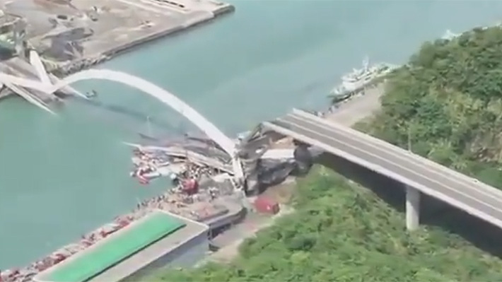 Cerca de 20 heridos deja el derrumbe de un puente en el noreste de Taiwán