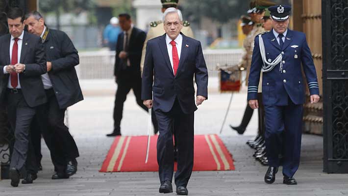 Piñera convoca a empresariado en La Moneda para abordar situación económica del país