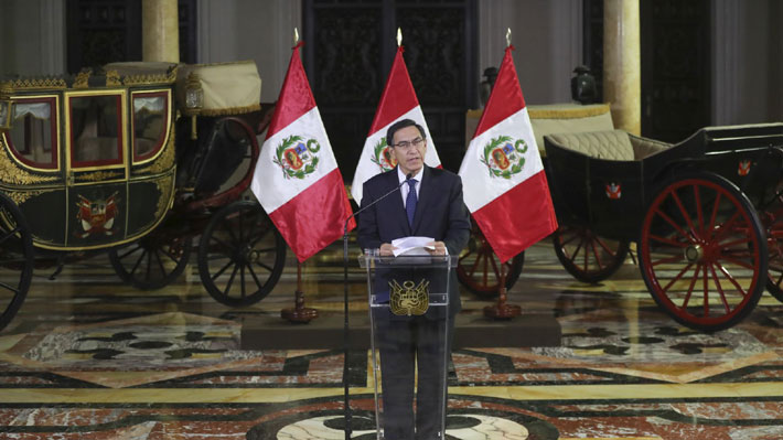 Disolución del Congreso o vacancia presidencial: Las disyuntivas legales tras el anuncio de Vizcarra en Perú