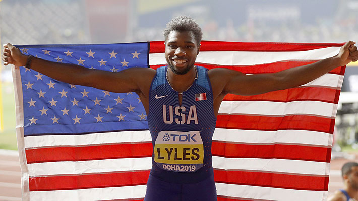 Promesa estadounidense llamada a ser "el nuevo Usain Bolt" gana el oro en los 200 metros del Mundial de Atletismo