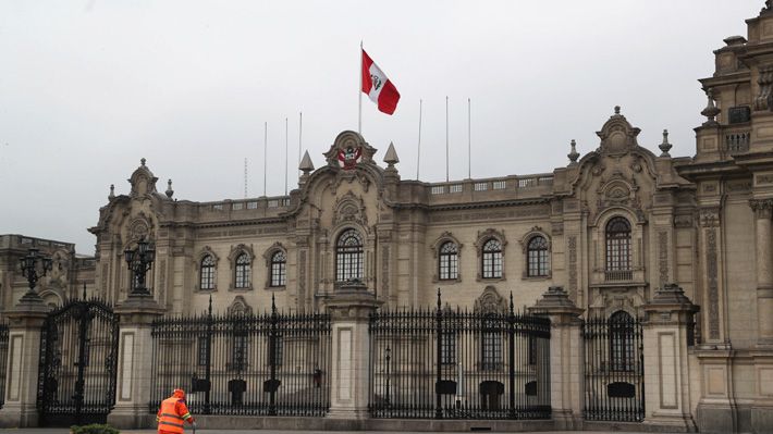 La gran duda en Perú tras la disolución del Congreso: ¿Qué pasará con la ley de presupuesto 2020?