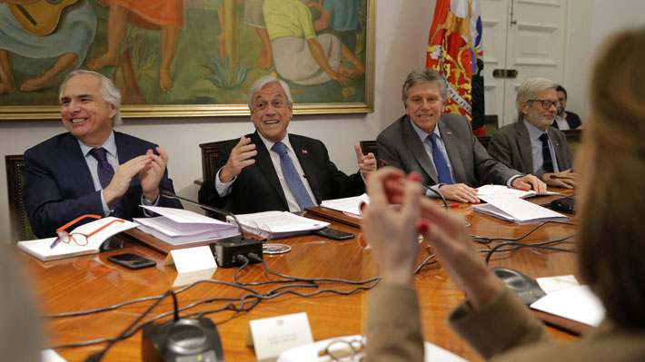Consejo de gabinete: Piñera destaca "clima primaveral" de más unidad y solidez de Chile ante vecinos de la región