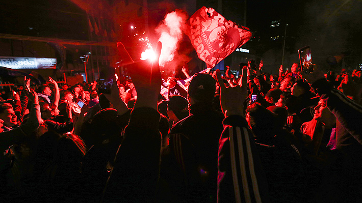 Con disturbios termina "hotelazo" de hinchas de la U de Chile