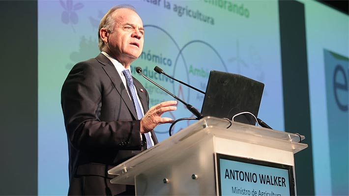 Ministro de Agricultura se alinea con la SNA: "Primero el consumo humano siempre, y luego la producción"