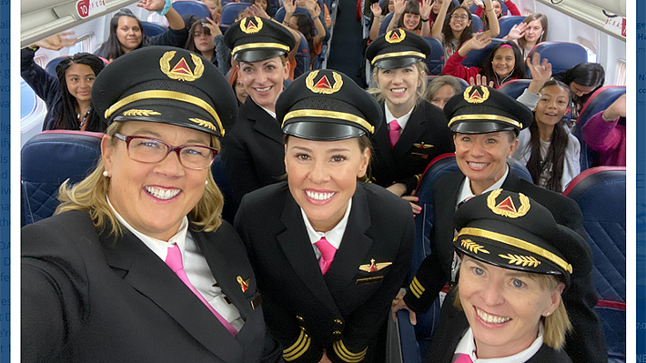 Aerolínea en EE.UU. realizó viaje exclusivo de mujeres para promover la igualdad en una "industria dominada por hombres"