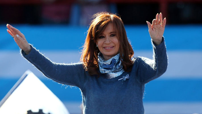 Cristina Fernández retoma campaña presidencial en Argentina y arremete contra el modelo de Macri