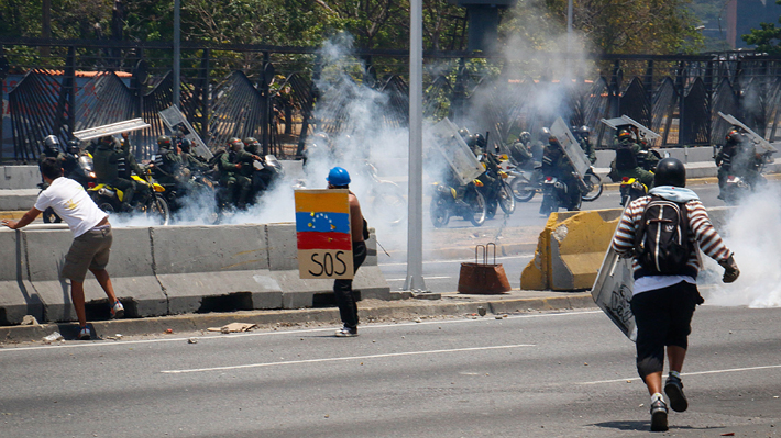 Venezolanos en Chile relatan lo que han vivido con las protestas y lo comparan con lo que ocurre en su país