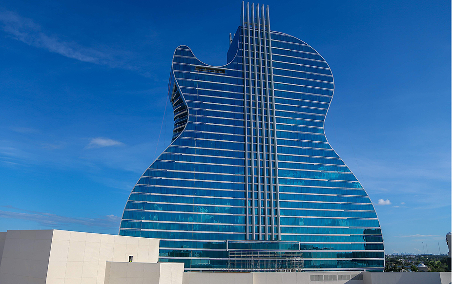 Galería: Inauguran en Estados Unidos hotel único en el mundo con la forma de una guitarra