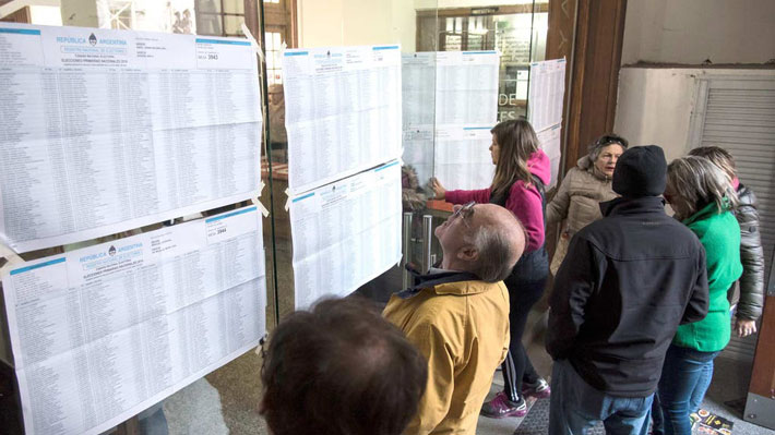 Abren las urnas en Argentina para decidir entre la permanencia de Macri o la consagración de Fernández