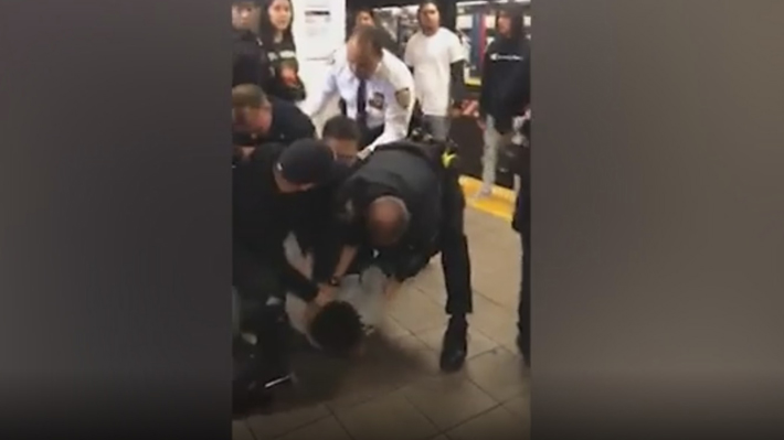 Los casos que detonaron la masiva evasión en el metro de Nueva York: Denuncian violencia desmedida de la policía